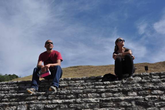 Com a Val, em uma das escadarias da pirâmide de Cholula, no México